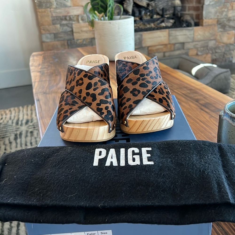 Paige Jules Clog in Leopard Haircalf Size 10